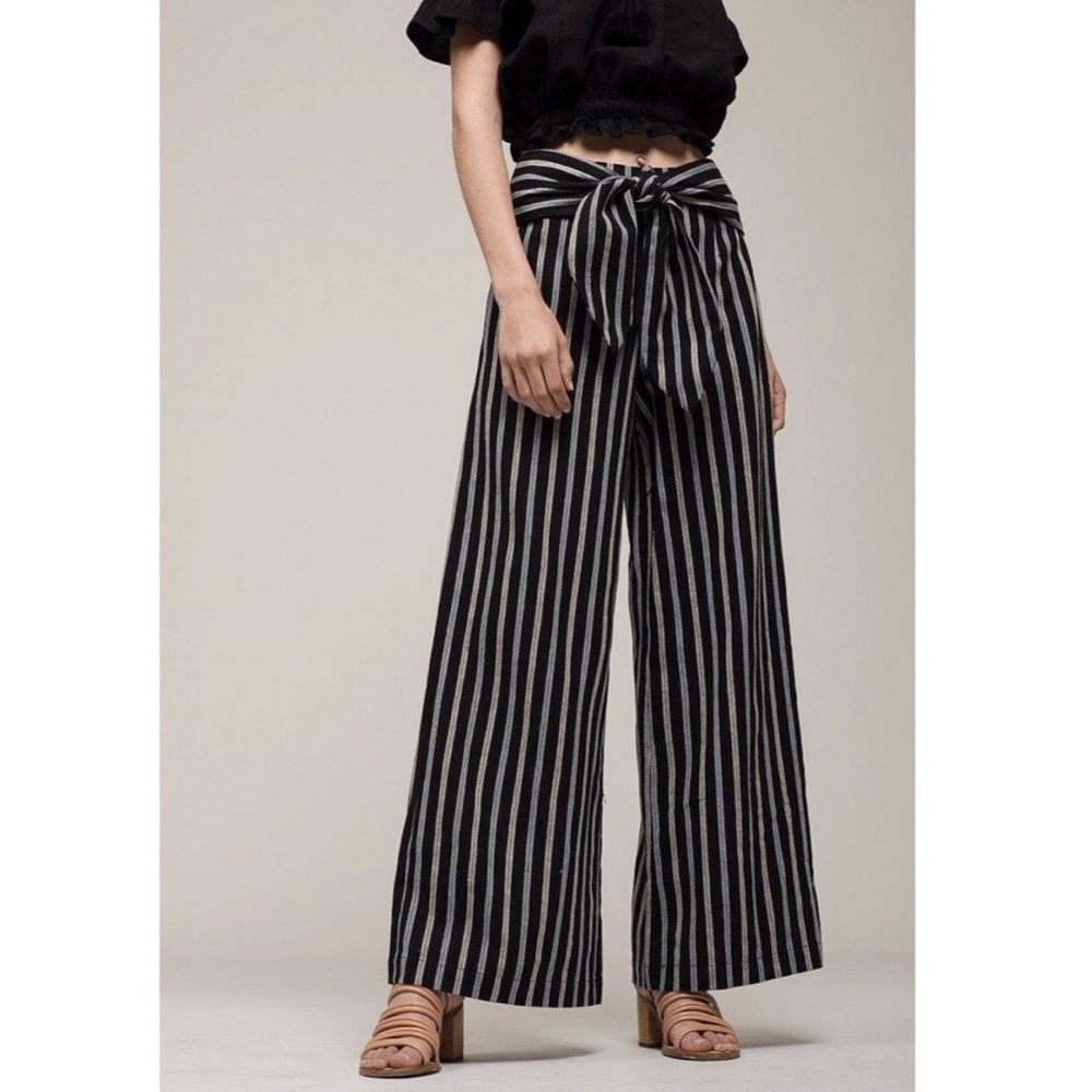 Moon River Black Striped Wide Leg Pants